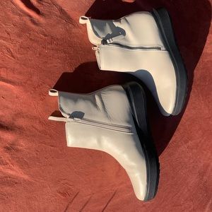 Naturalizer Talise Leather Side Zip ankle Booties color Porcelain